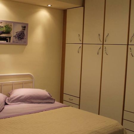 Cozy Studio Apartment In Pireus Екстер'єр фото