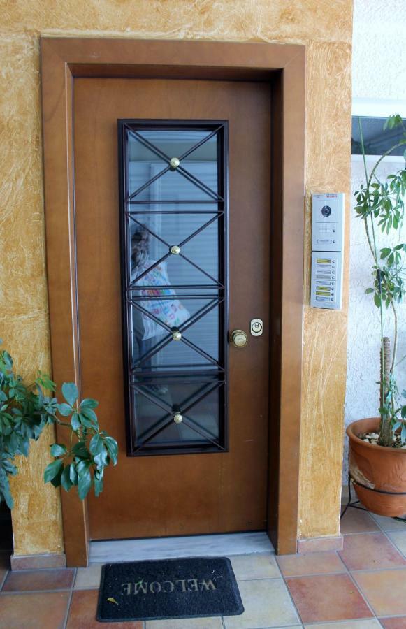 Cozy Studio Apartment In Pireus Екстер'єр фото