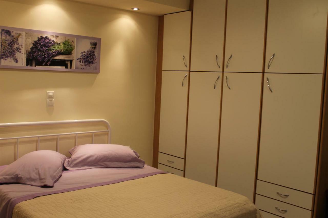 Cozy Studio Apartment In Pireus Екстер'єр фото