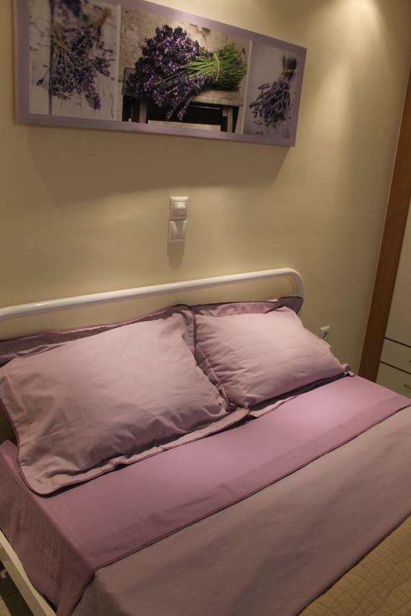 Cozy Studio Apartment In Pireus Екстер'єр фото