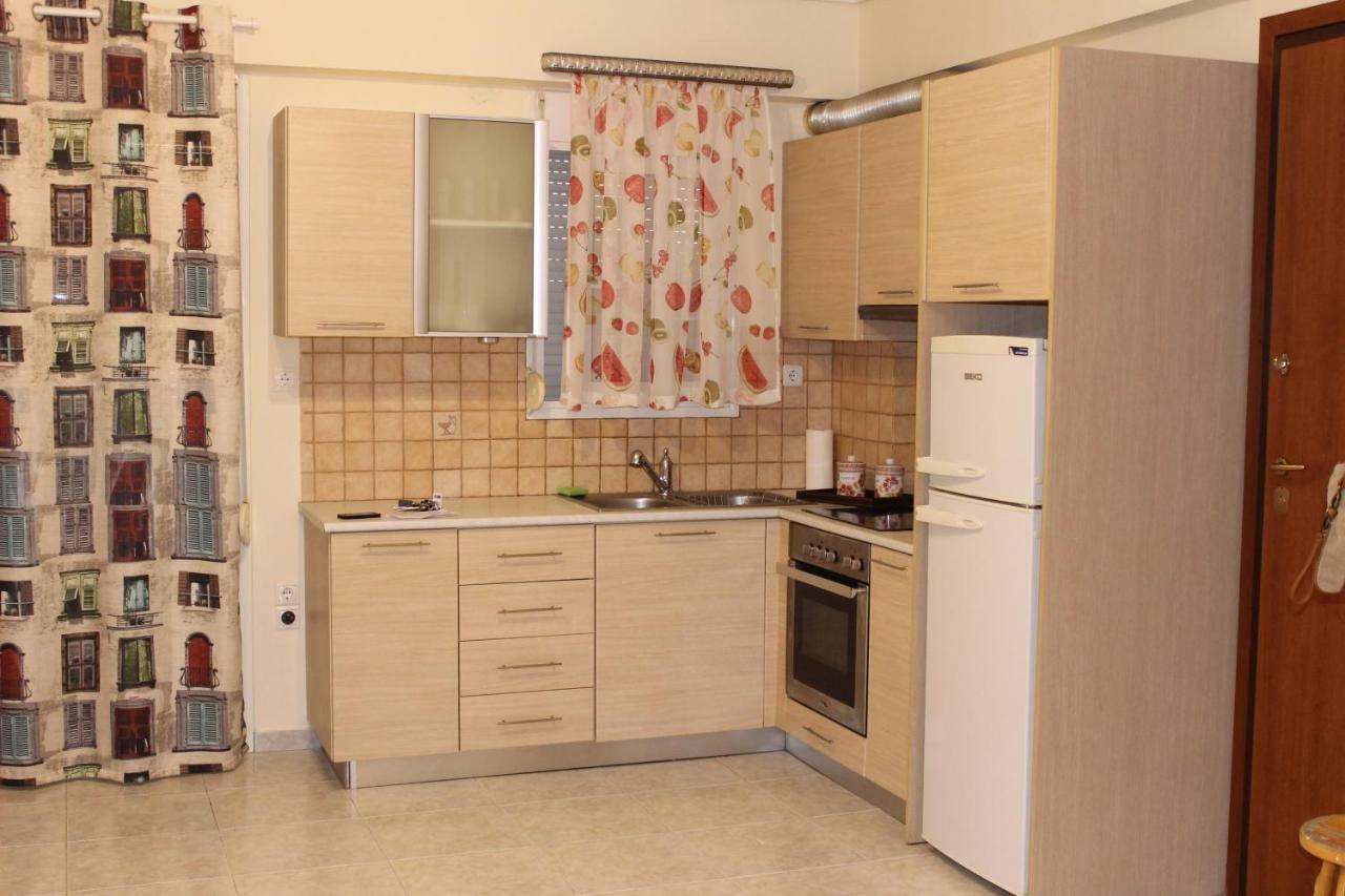 Cozy Studio Apartment In Pireus Екстер'єр фото