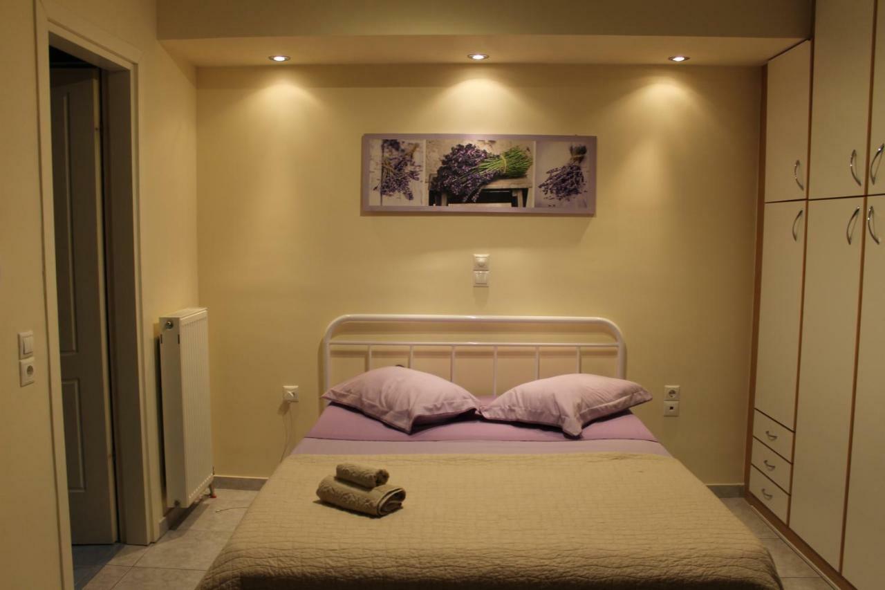 Cozy Studio Apartment In Pireus Екстер'єр фото