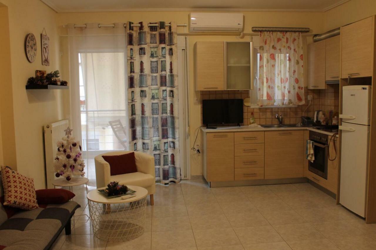 Cozy Studio Apartment In Pireus Екстер'єр фото